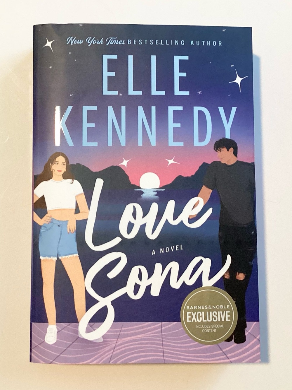 Love Song by Elle Kennedy Paperback Book Sprayed Edges